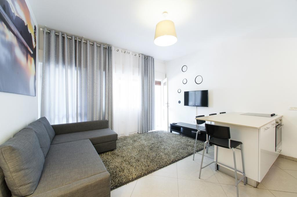 Star Apartments - Dizengoff Square Tel Aviv Room photo